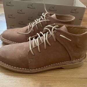 Women's Tan Chukka Boots / Vellies
